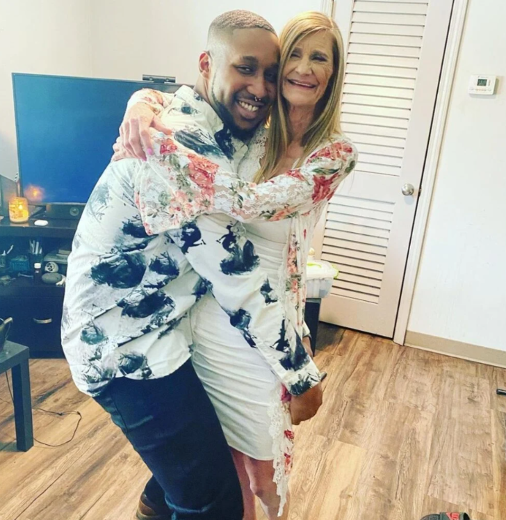 Aralarında 37 yıllık yaş farkı bulunan çift evliliklerinin ilk yılını kutladı! Sosyal medyadan olumsuz eleştirilere meydan okudular G5