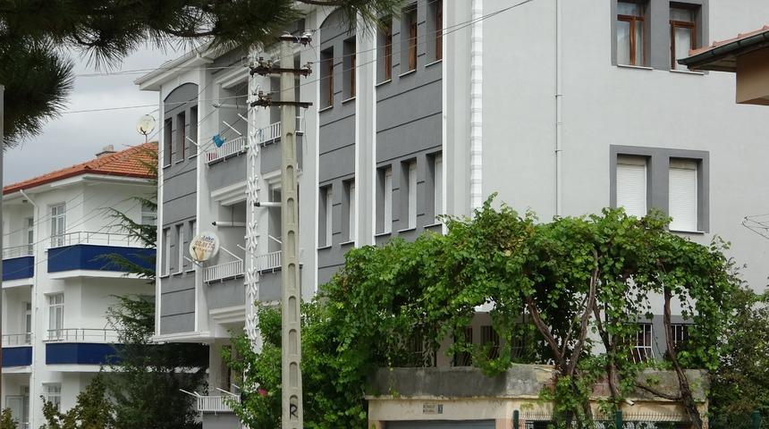 Çorum'da boşanmış çift başlarından vurulmuş halde bulundu