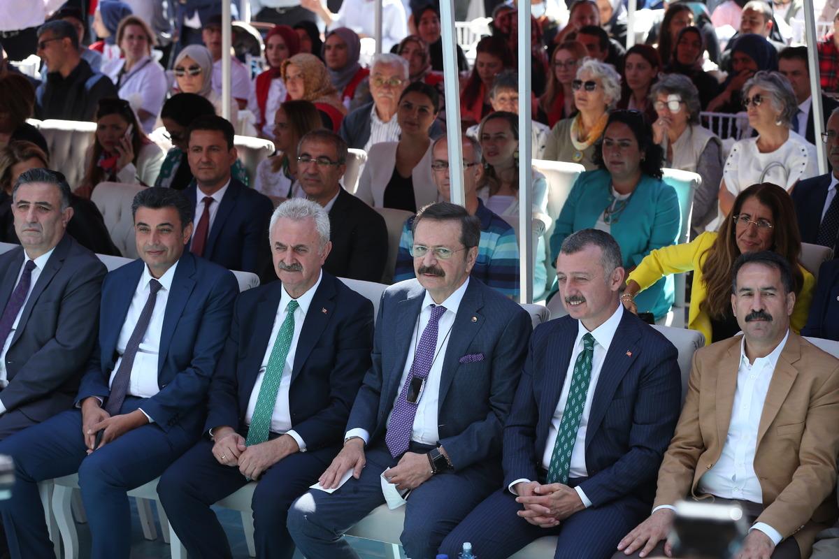 TOBB Başkanı Rifat Hisarcıklıoğlu, Kocaeli'de hizmet kompleksi a&ccedil;ılışına katıldı