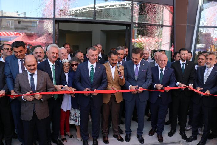 TOBB Başkanı Rifat Hisarcıklıoğlu, Kocaeli'de hizmet kompleksi açılışına katıldı G4