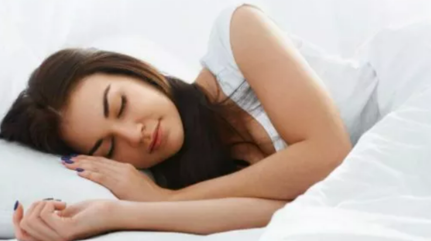 Neden daha &ouml;nce denememişim diyeceksiniz: Tertemiz ve deliksiz uykunun yolu buradan ge&ccedil;iyor! Yataklarınıza hemen uygulayın