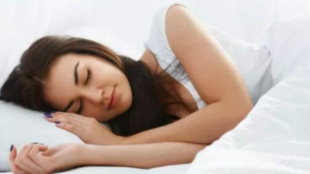 Neden daha önce denememişim diyeceksiniz: Tertemiz ve deliksiz uykunun yolu buradan geçiyor! Yataklarınıza hemen uygulayın