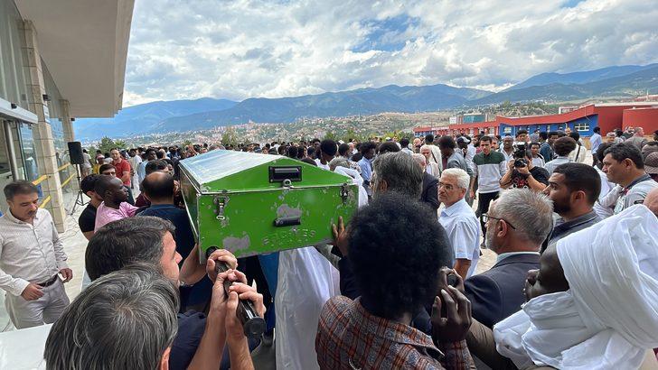 Üniversite öğrenimi gördüğü Karabük'te vefat eden Çadlı öğrencinin cenazesi toprağa verildi G3