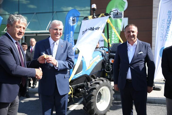 TürkTraktör'den Sakarya Büyükşehir Belediyesi'ne araç desteği G4