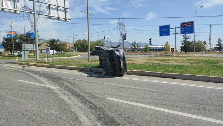 Konya'da ticari araç ile otomobilin çarpışması sonucu 4 kişi yaralandı G3