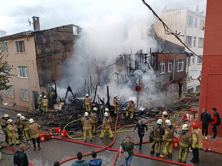 GÜNCELLEME - Beykoz'da 2 katlı ahşap evde çıkan yangın söndürüldü G3
