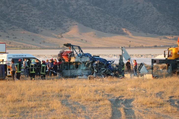 GÜNCELLEME 2 - Denizli'de düşen yangın söndürme helikopterindeki 2 kişi öldü, 5 kişi yaralandı G3