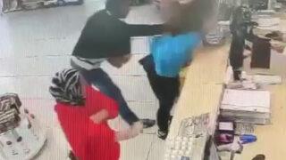 Eczaneye giren kadın hayatının şokunu yaşadı! Saldırgan koşarak kaçtı