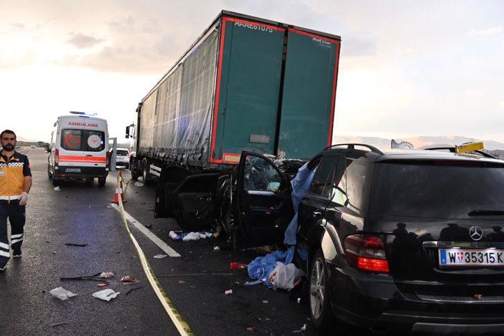 Feci kaza: Yabancı plakalı araçlar TIR'a çarptı! 2 ölü, 8 yaralı G1