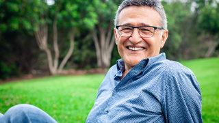 Dünü unutuyor, yıllar öncesini hatırlıyorsanız! Sinsice ilerleyen Alzheimer’ın erken belirtilerine çok dikkat edin