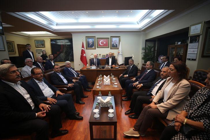 AK Parti Genel Başkan Yardımcısı Mehmet Özhaseki, Hatay'da partililere seslendi: G3