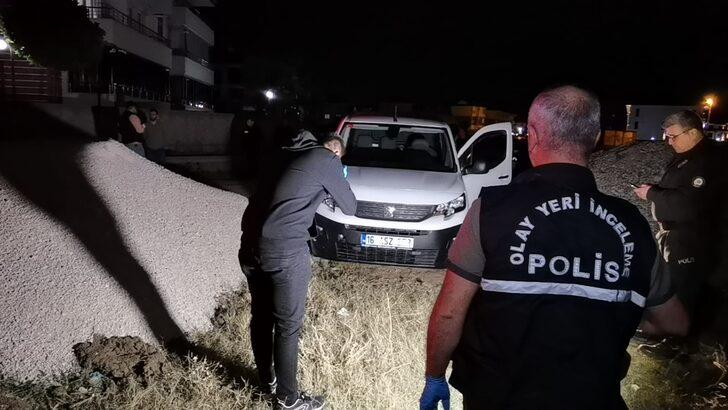 Kargo görevlisinin çalışır haldeki aracını çalıp kaçtılar G3