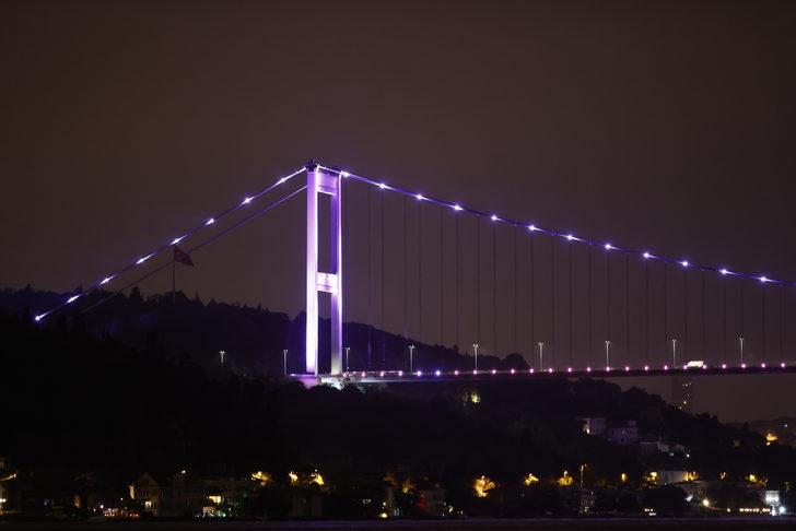 Fatih Sultan Mehmet Köprüsü Dünya Alzaymır Günü için mor renge büründü G5