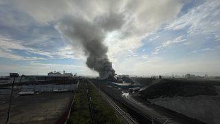 Osmaniye'de geri dönüşüm tesisinde çıkan yangına müdahale ediliyor