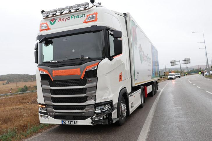 Samsun'da tırla çarpışan otomobildeki 2 kişi yaralandı G4