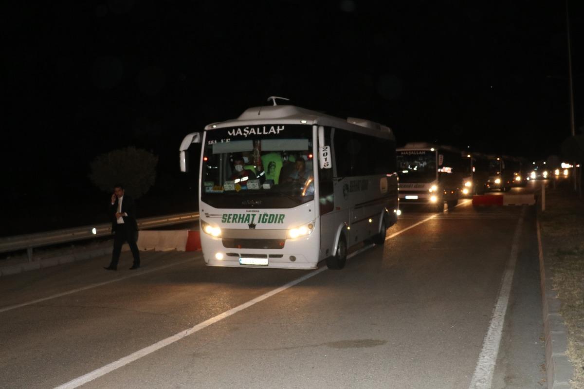 Iğdır'dan 483 Afgan d&uuml;zensiz g&ouml;&ccedil;men &uuml;lkelerine g&ouml;nderildi