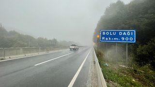 Bolu Dağı'nda sis etkili oluyor