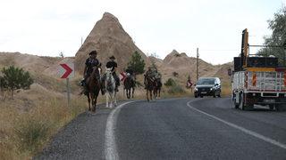 Ürgüplü Gazi Bekir Çavuş'un kabir toprağı at sırtında 6 günde memleketine getirildi