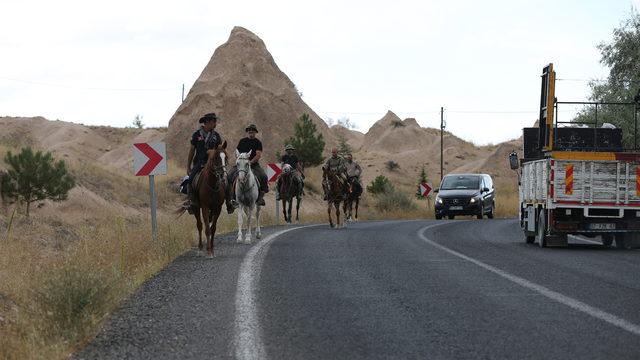 Ürgüplü Gazi Bekir Çavuş'un kabir toprağı at sırtında 6 günde memleketine getirildi
