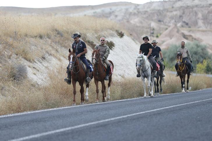 Ürgüplü Gazi Bekir Çavuş'un kabir toprağı at sırtında 6 günde memleketine getirildi G3