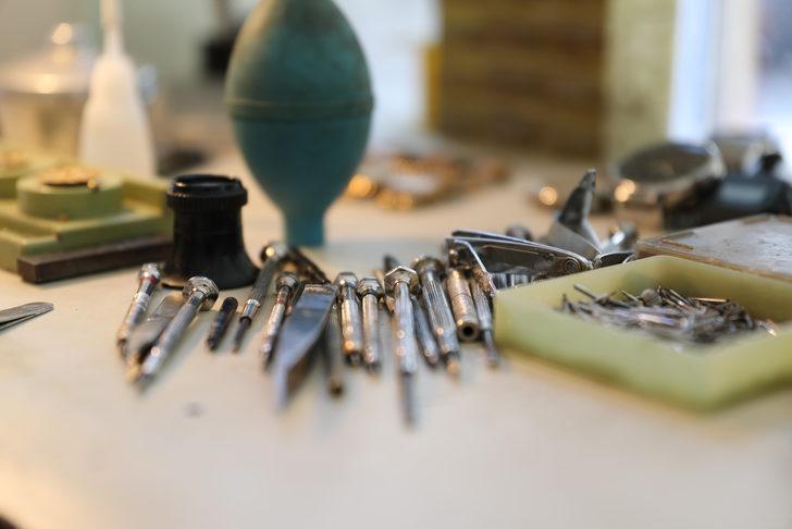 Ziya usta yarım asırdır saatlere ayar veriyor G4