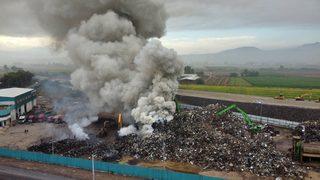 GÜNCELLEME - Osmaniye'de geri dönüşüm tesisinde çıkan yangına müdahale ediliyor