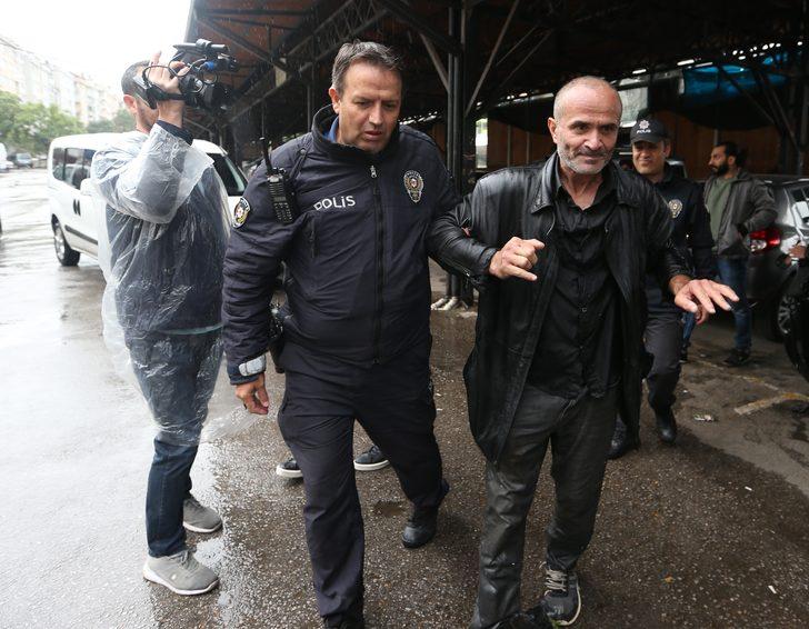 Bursa'da düştüğü derede sürüklenerek ağaca tutunan kişi kurtarıldı G4