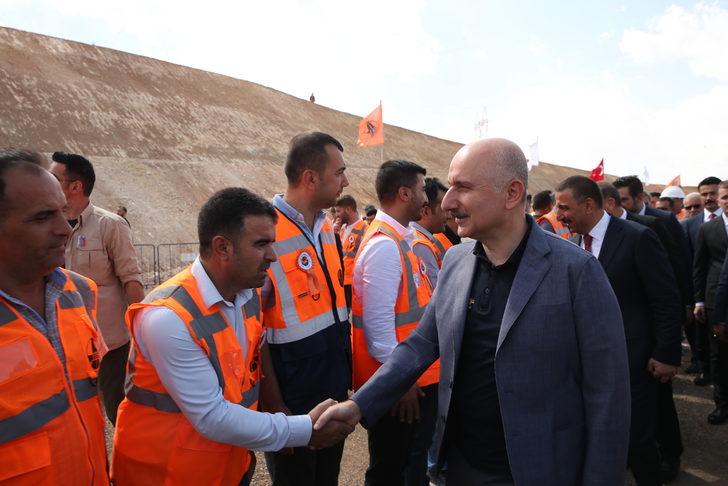 Ulaştırma ve Altyapı Bakanı Karaismailoğlu Siirt-Pervari Yolu Temel Atma Töreni'nde konuştu: G2