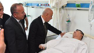 Tarım ve Orman Bakanı Vahit Kirişci, helikopter kazasında yaralananları ziyaret etti