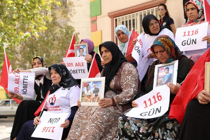 Evladını terörün pençesinden kurtarmak isteyen 5 aile daha oturma eylemine katıldı G2