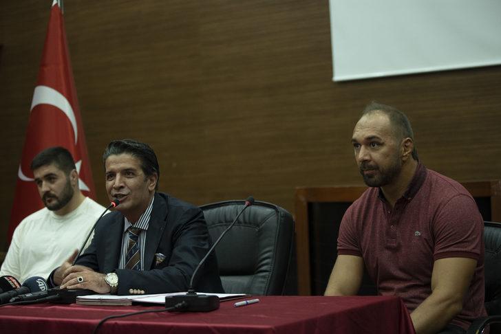 Başpehlivan Ali Gürbüz, Kırkgöz Döşemealtı Belediyesi Gençlik ve Spor'la sözleşme imzaladı G3