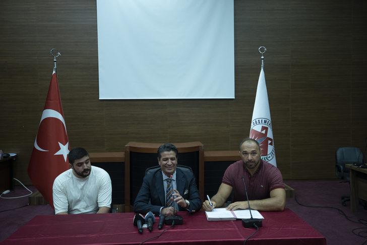 Başpehlivan Ali Gürbüz, Kırkgöz Döşemealtı Belediyesi Gençlik ve Spor'la sözleşme imzaladı G4