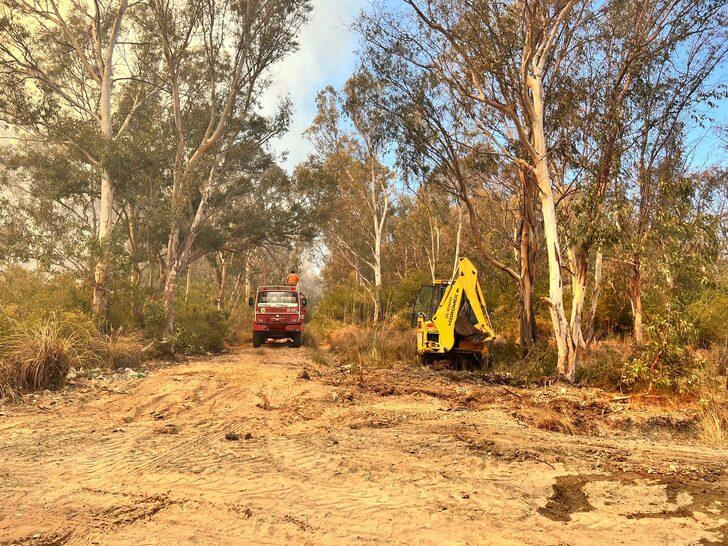 GÜNCELLEME - Kaş'ta ağaçlandırma sahasında yeniden çıkan yangın seralara sıçradı G5