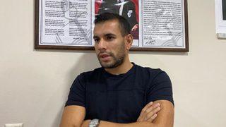 Zonguldak'ta öğrencilerin çöp konteynerinde bulduğu köpek tedaviye alındı