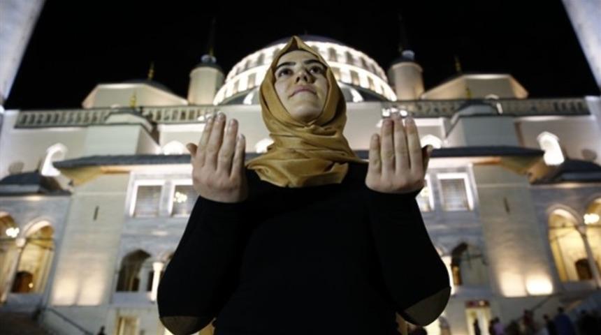 İftar duası ile orucunu açacaklar, işte Hz. Muhammed (s.a.v)'in okuduğu dua