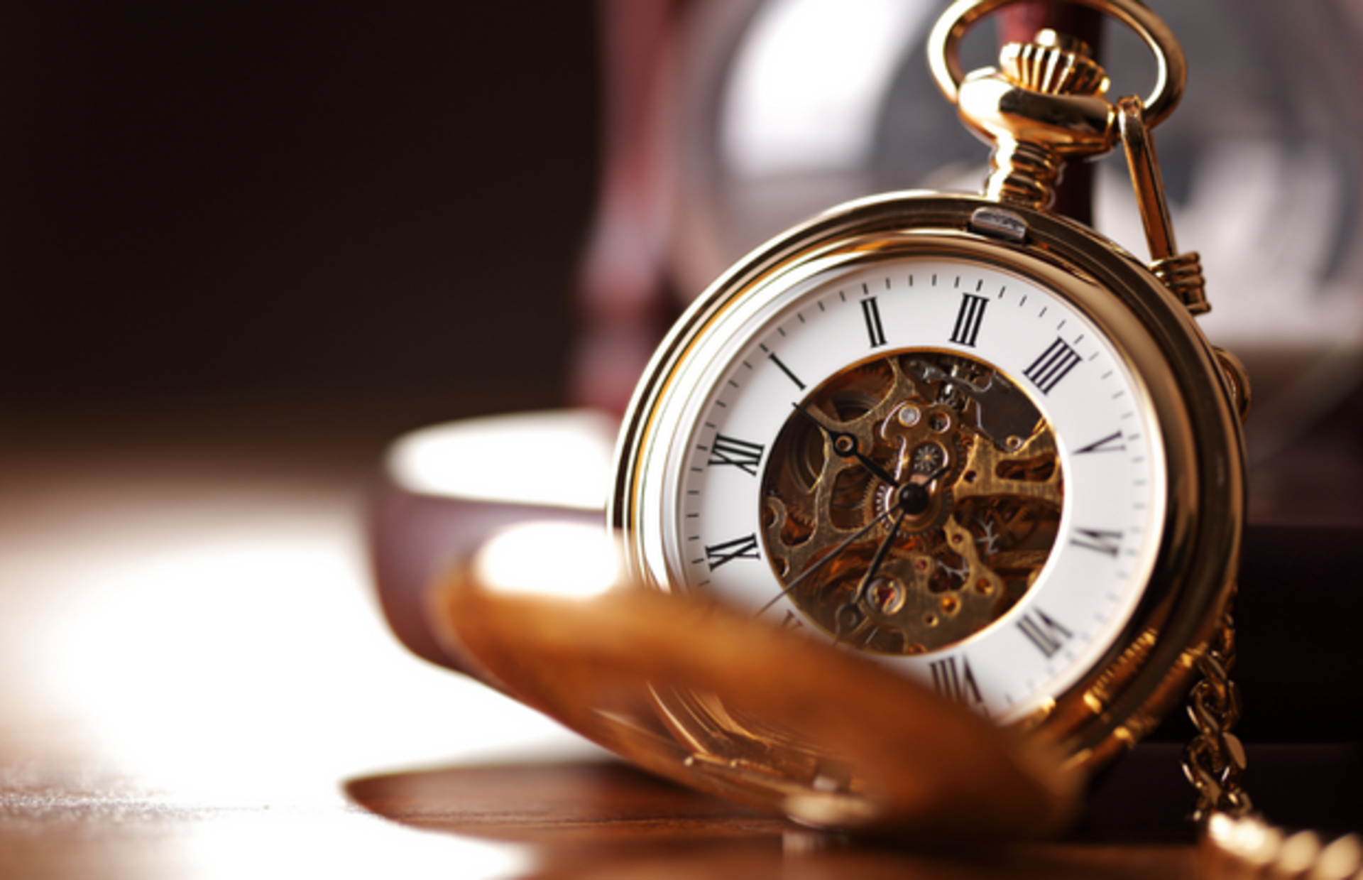 Nostaljiyi sevenlerin özel aksesuar olarak da kullanabilecekleri en iyi köstekli saatler