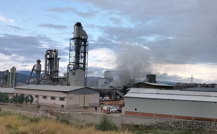 Samsun'da orman ürünleri işlenen fabrikada çıkan yangın hasara neden oldu G2
