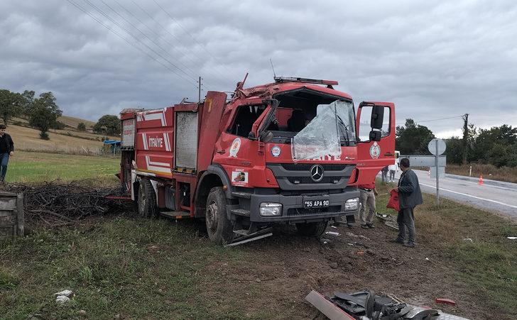 Samsun'da itfaiye aracı şarampole devrildi, 2 itfaiye eri yaralandı G2