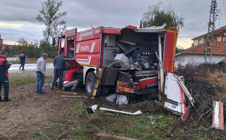 Samsun'da itfaiye aracı şarampole devrildi, 2 itfaiye eri yaralandı G3