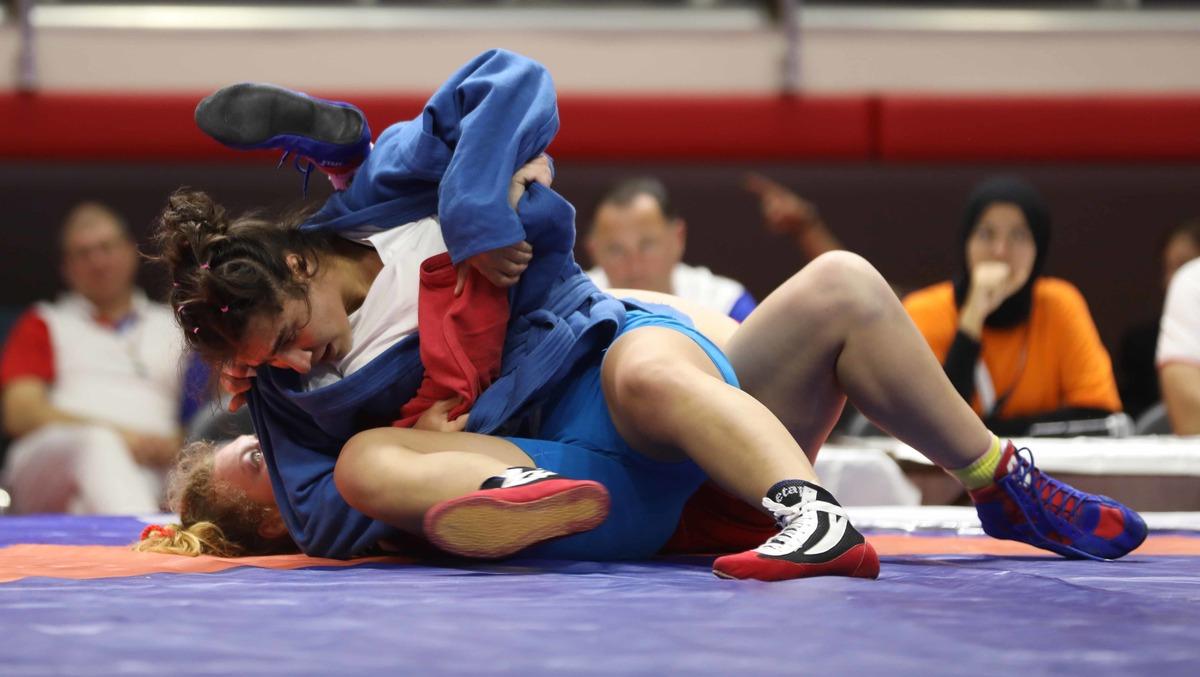 FISU D&uuml;nya &Uuml;niversiteler D&ouml;v&uuml;ş Sporları Kupası Samsun'da devam ediyor