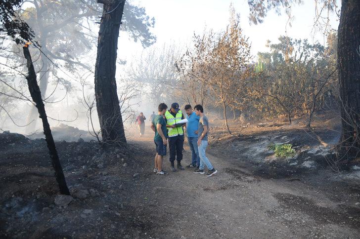 GÜNCELLEME - Antalya'nın Kumluca ilçesindeki orman yangını kontrol altına alındı G3