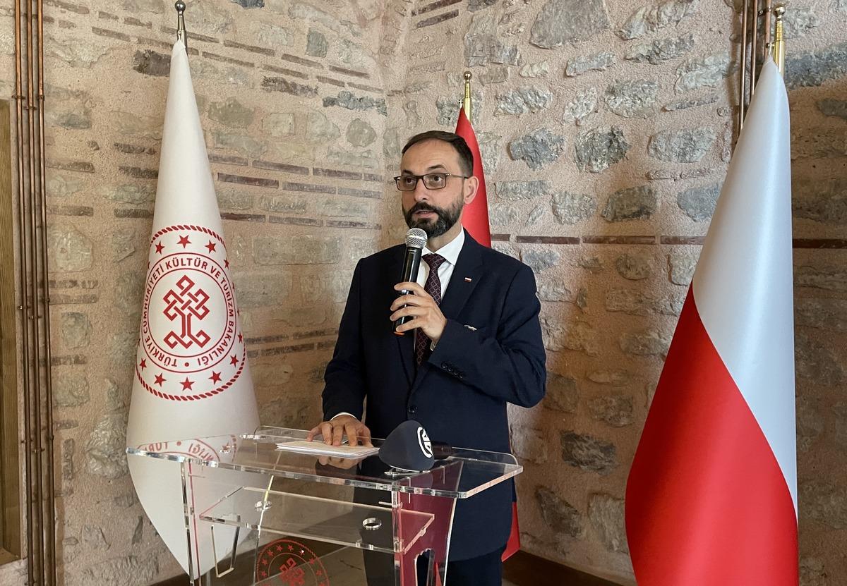 "Polonyalı Emir" sergisi TİEM'de sanatseverlerle buluştu