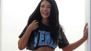 Fenomen Lisa Del Piero iç çamaşırlı pozuyla sosyal medyayı salladı!