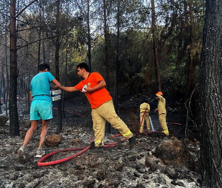 GÜNCELLEME - Kumluca ilçesinde kontrol altına alınan yangında bazı evler ve seralarda zarar oluştu G5