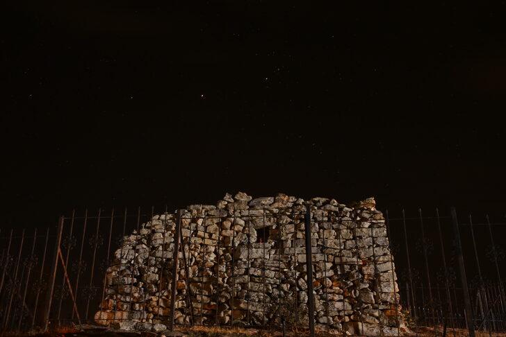 Yer: Siirt! 'Işık Hadisesi'ni görebilmek için akın ettiler... Güneş onun mezarına doğuyor G2