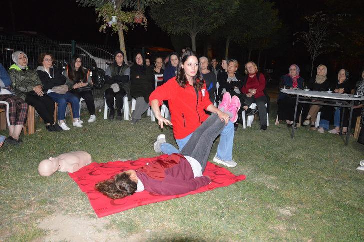 Kızılay ekipleri mahalle mahalle dolaşıp ilk yardım eğitimi veriyor G2