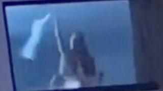 Yemek yerken bir anda karşılarında cinsel ilişkiye giren çifti gördüler! “Perdeleri kapatın dedik ama çok geçti”