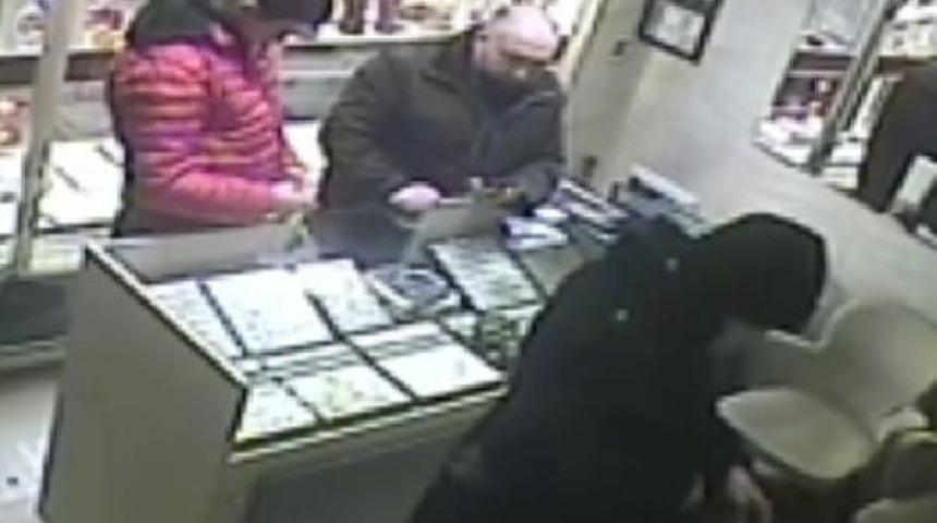 Kuyumcuyu öldürüp altınları çalmıştı! Şaşkına çeviren sözler: 'Bıçağı çıkarıp rahmetliye doğru salladım...'