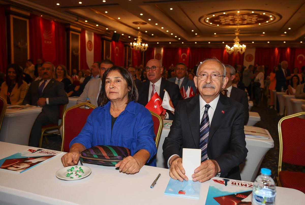 CHP Genel Başkanı Kılı&ccedil;daroğlu, İzmir'de partisinin değerlendirme toplantısında konuştu: