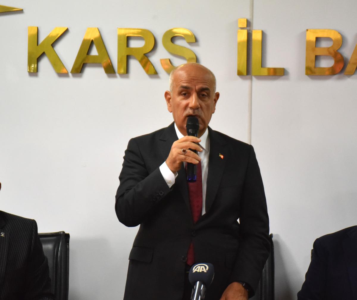 Tarım ve Orman Bakanı Vahit Kirişci, AK Parti Kars İl Başkanlığını ziyaretinde konuştu: